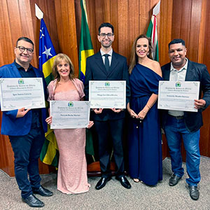 Câmara Municipal de Goiânia homenageia gestores e professores do UNICEUG por sua atuação na Educação